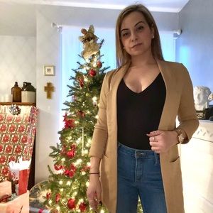 Meet your Posher, Eleni